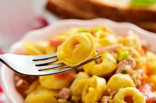 Jak zrobić tortellini z szynką – prosty przepis na pyszne danie